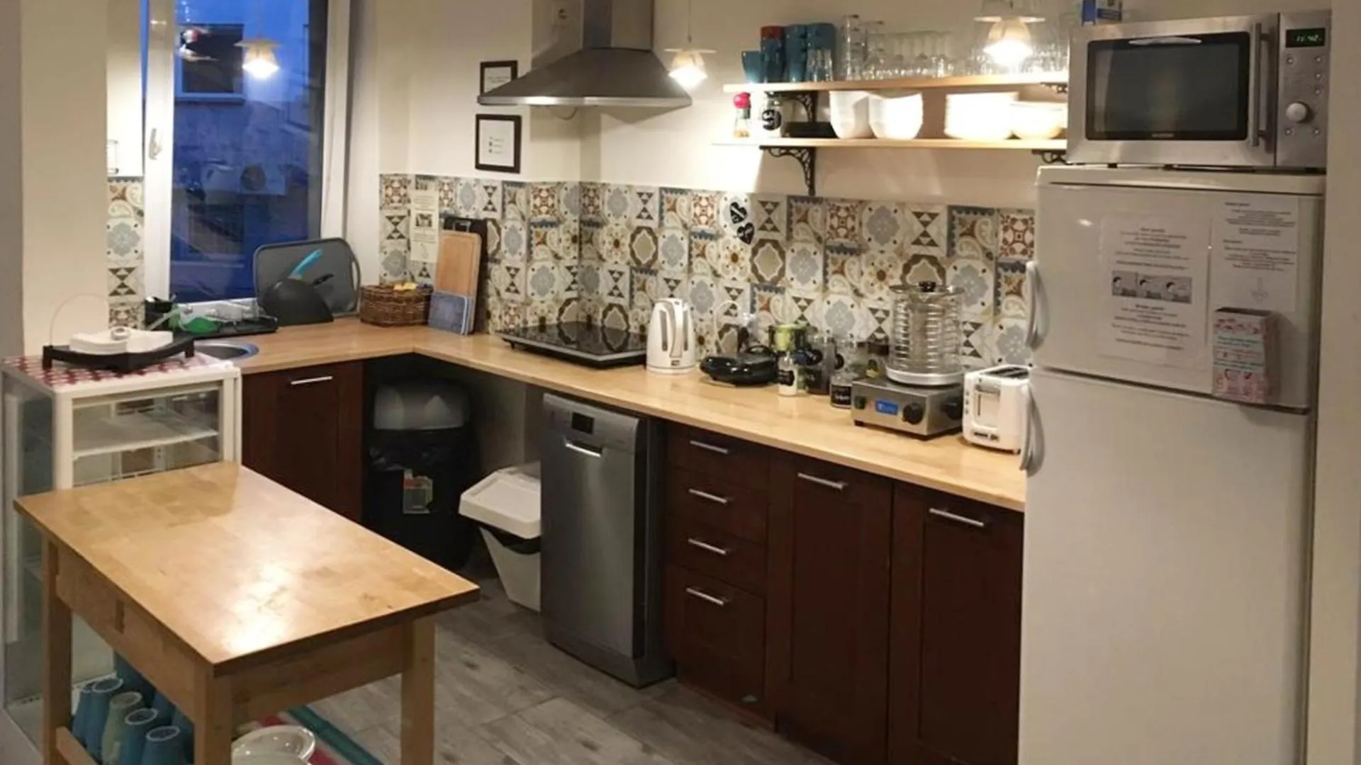 Aparthotel Apart Hostel Helvetia B&B Warschau
