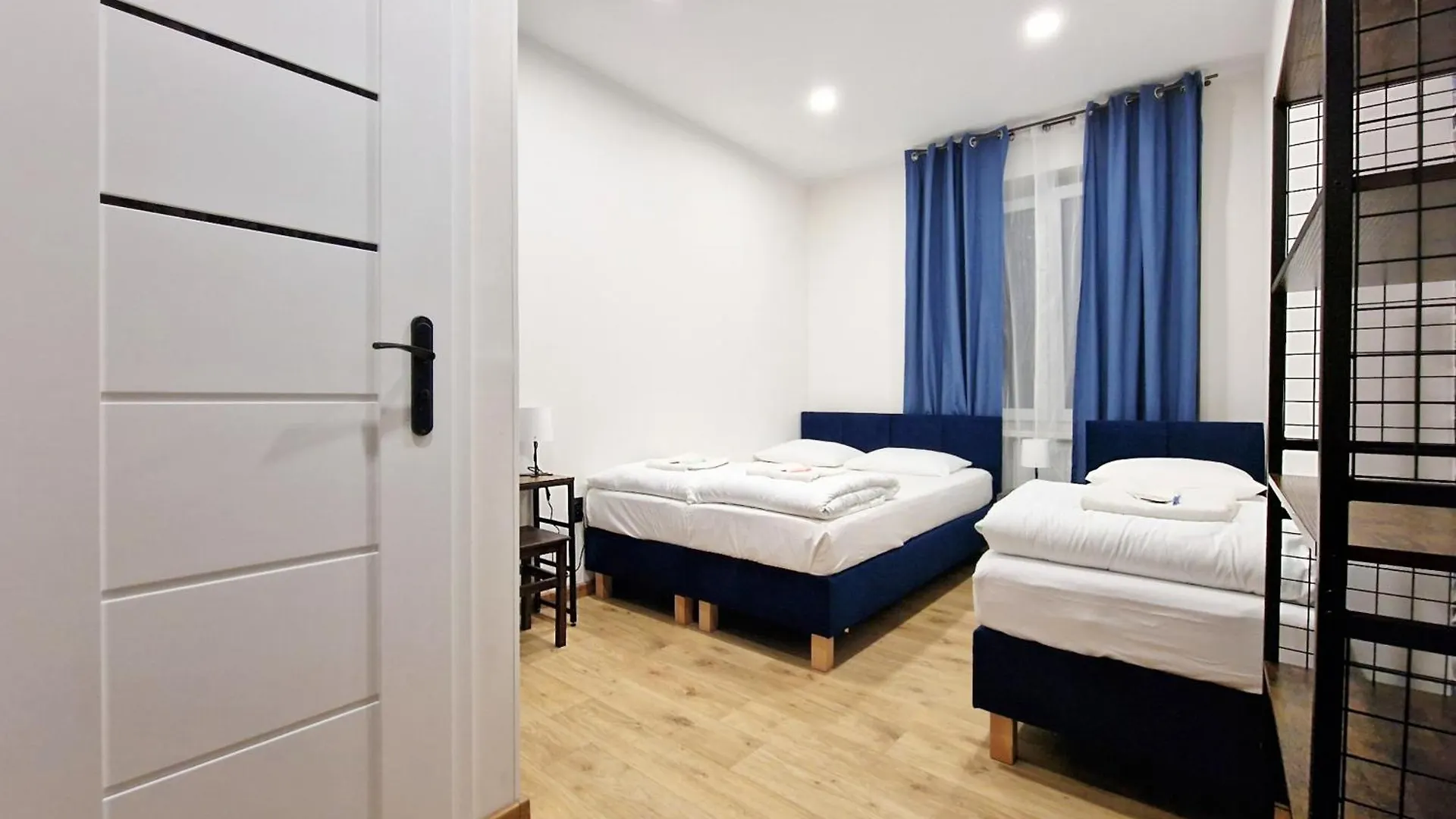 Aparthotel Apart Hostel Helvetia B&B Warsaw