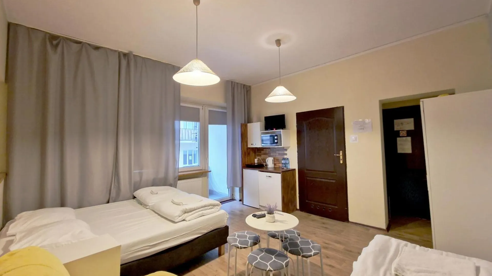 Apart Hostel Helvetia B&B Warsaw Aparthotel