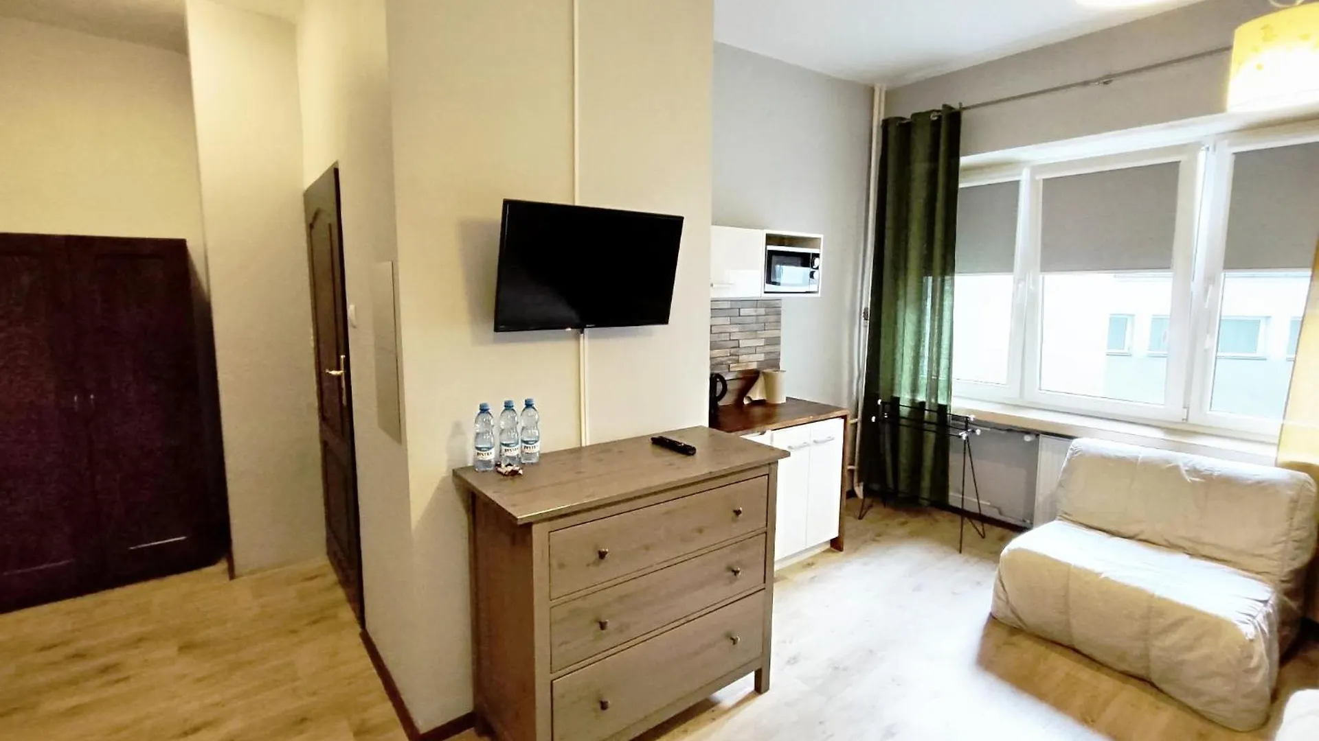 Aparthotel Apart Hostel Helvetia B&B Warsaw