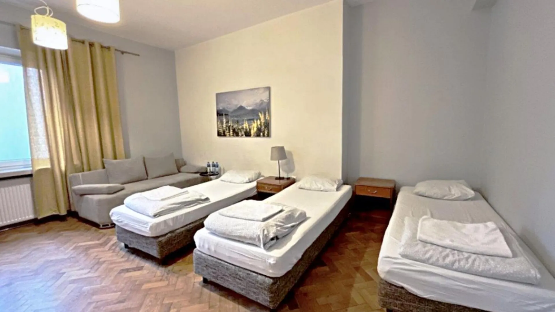 Aparthotel Apart Hostel Helvetia B&B Warsaw Poland