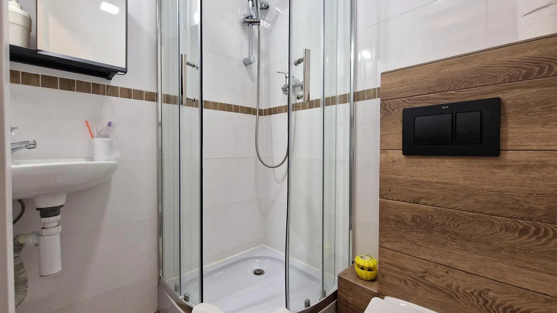 Aparthotel Apart Hostel Helvetia B&B Warsaw
