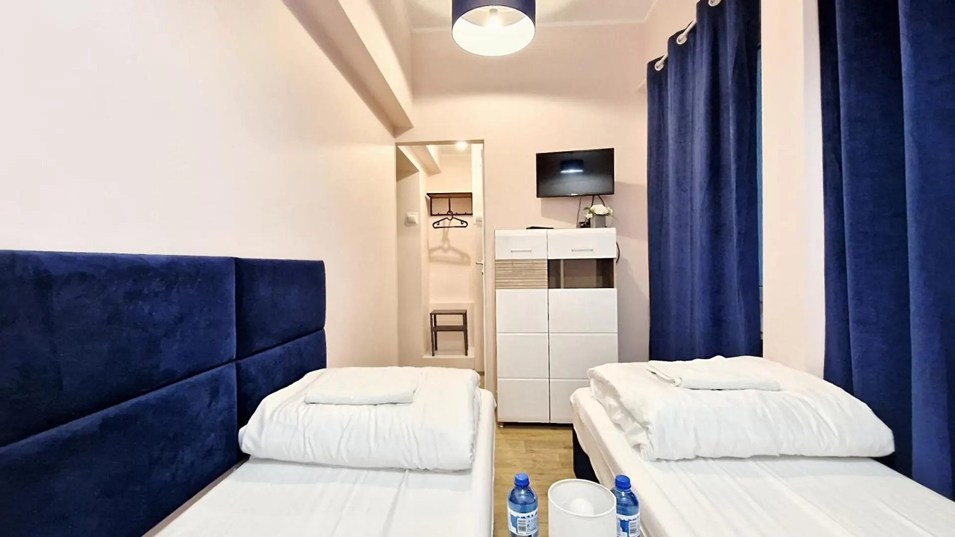 Apart Hostel Helvetia B&B Warsaw Aparthotel