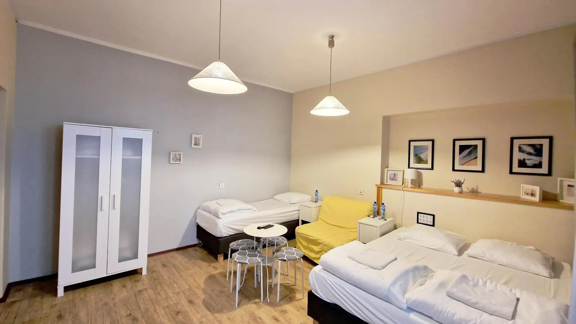 Apart Hostel Helvetia B&B Warsaw Aparthotel